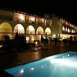 Club Cormorano מלון