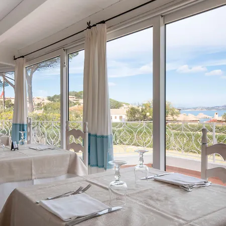 Club Cormorano מלון 4*