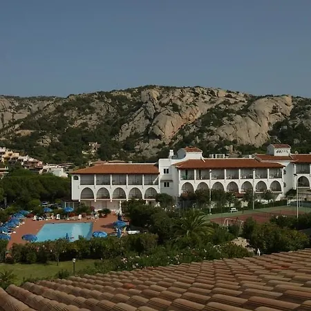 Club Cormorano 4*