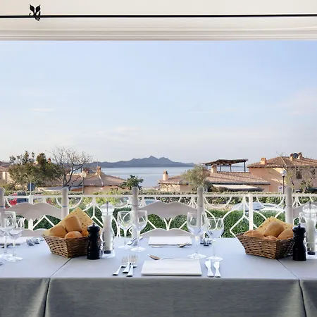 Club Cormorano ホテル